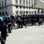 G8 Genova 2001 Polizia di Stato in assetto anti sommossa pronti ad intervenire