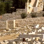 Israele, ebrei ortodossi nel cimitero a Gerusalemme