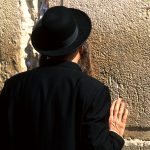 Israele, ebreo ortodosso al muro del pianto a Gerusalemme